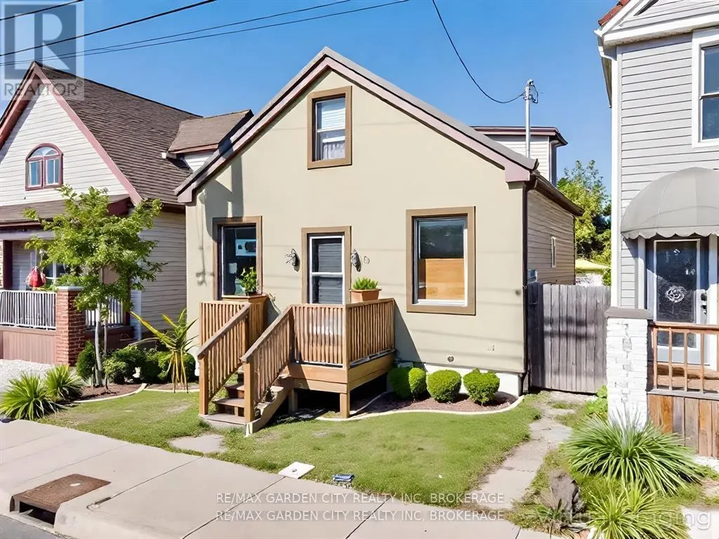 1009 CANNON STREET E