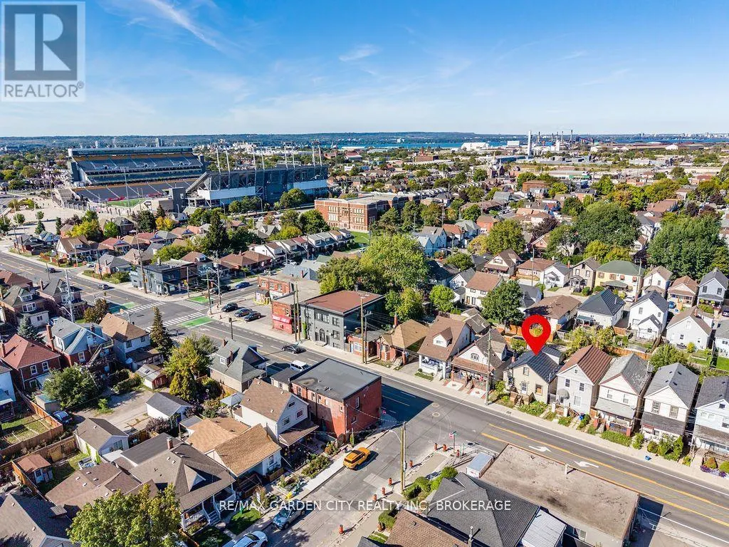 1009 CANNON STREET E