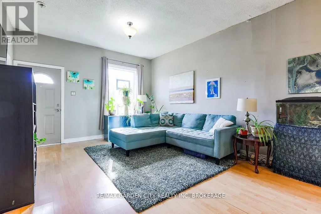 1009 CANNON STREET E