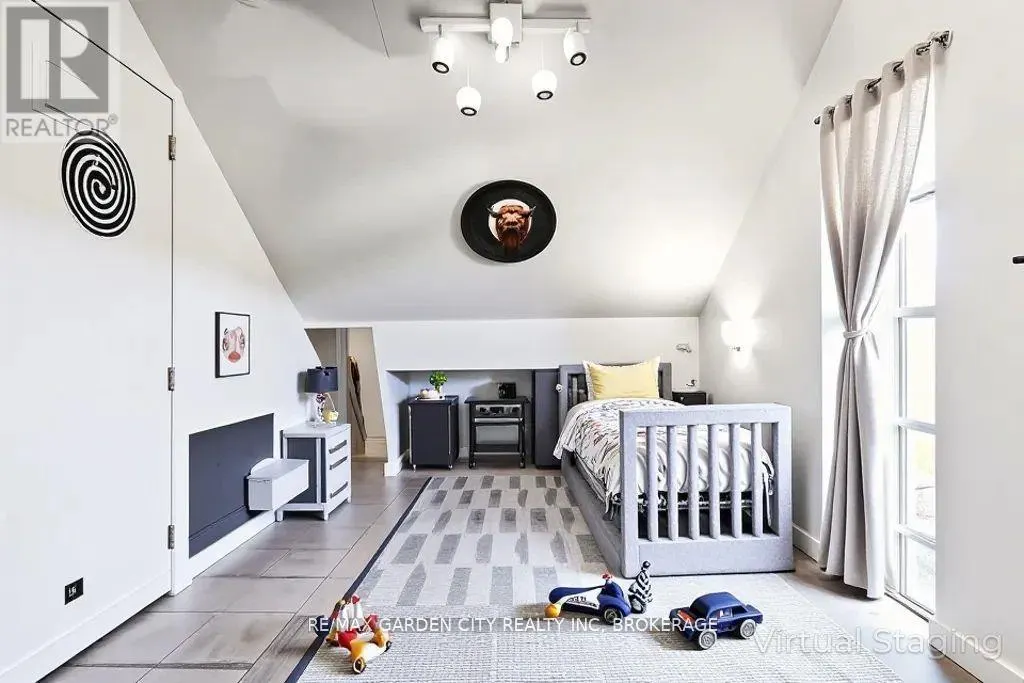 1009 CANNON STREET E