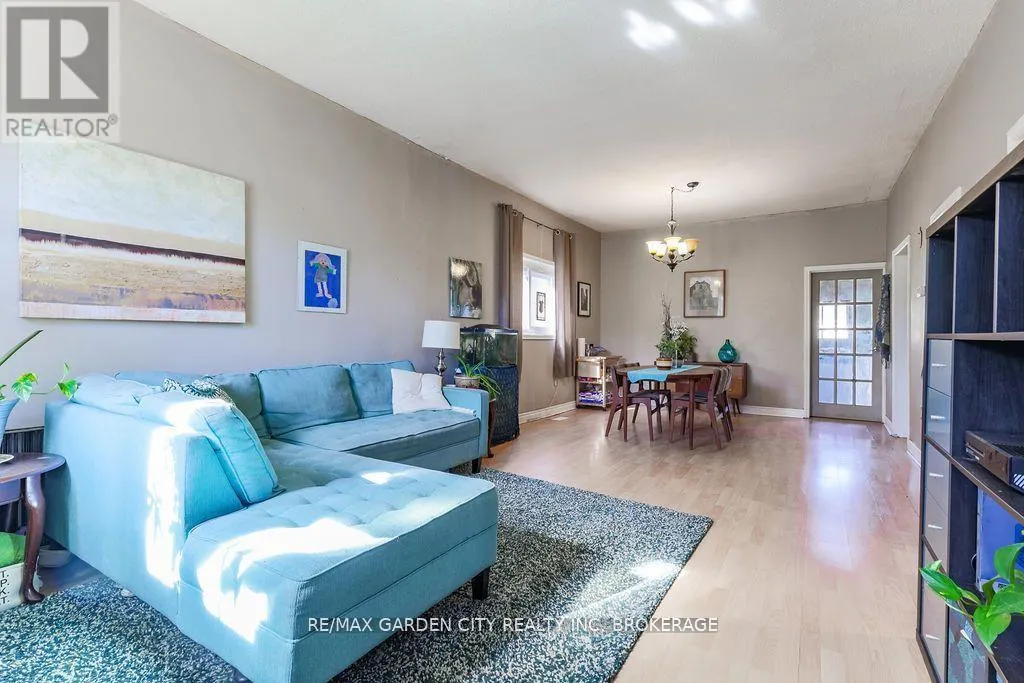 1009 CANNON STREET E