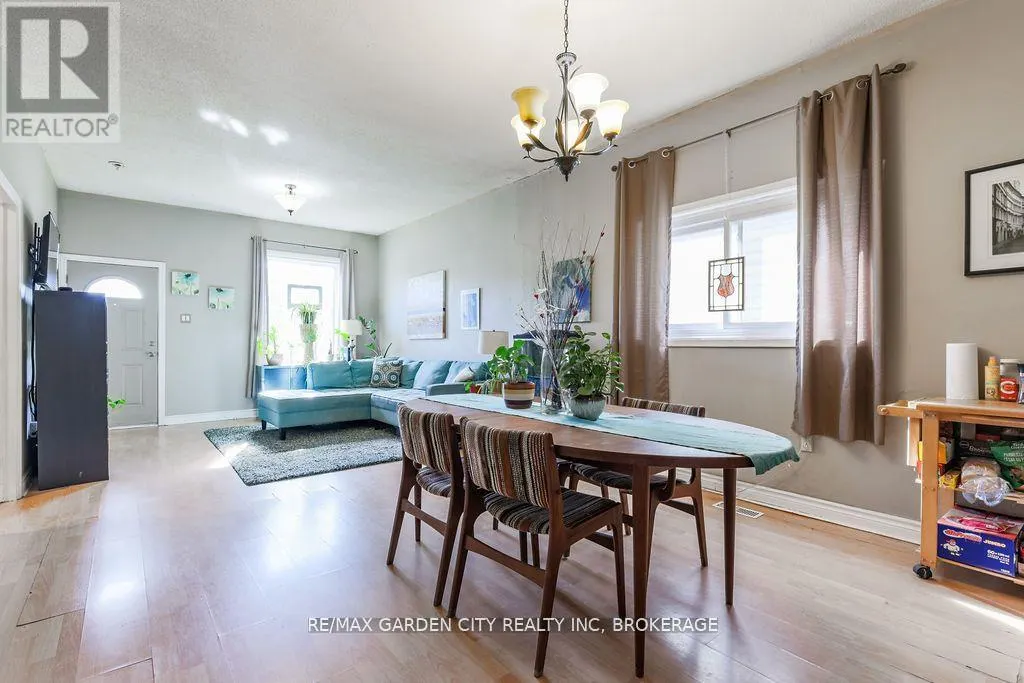 1009 CANNON STREET E