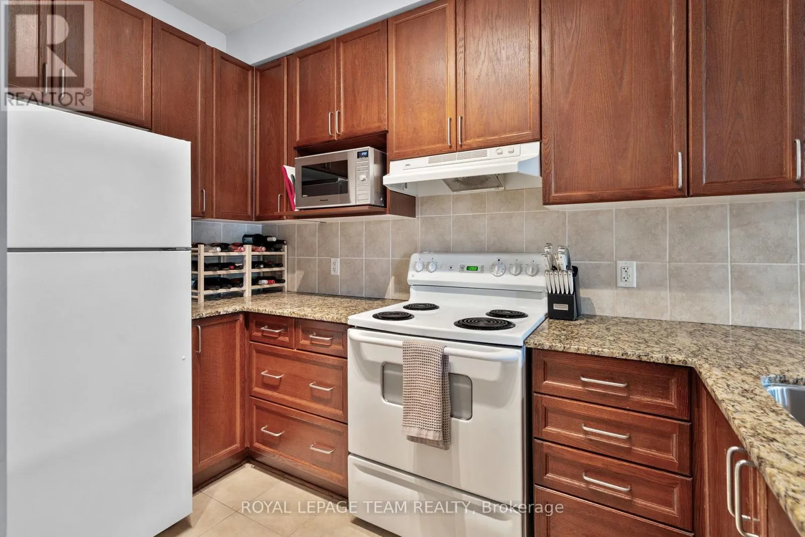 217 - 205 BOLTON STREET