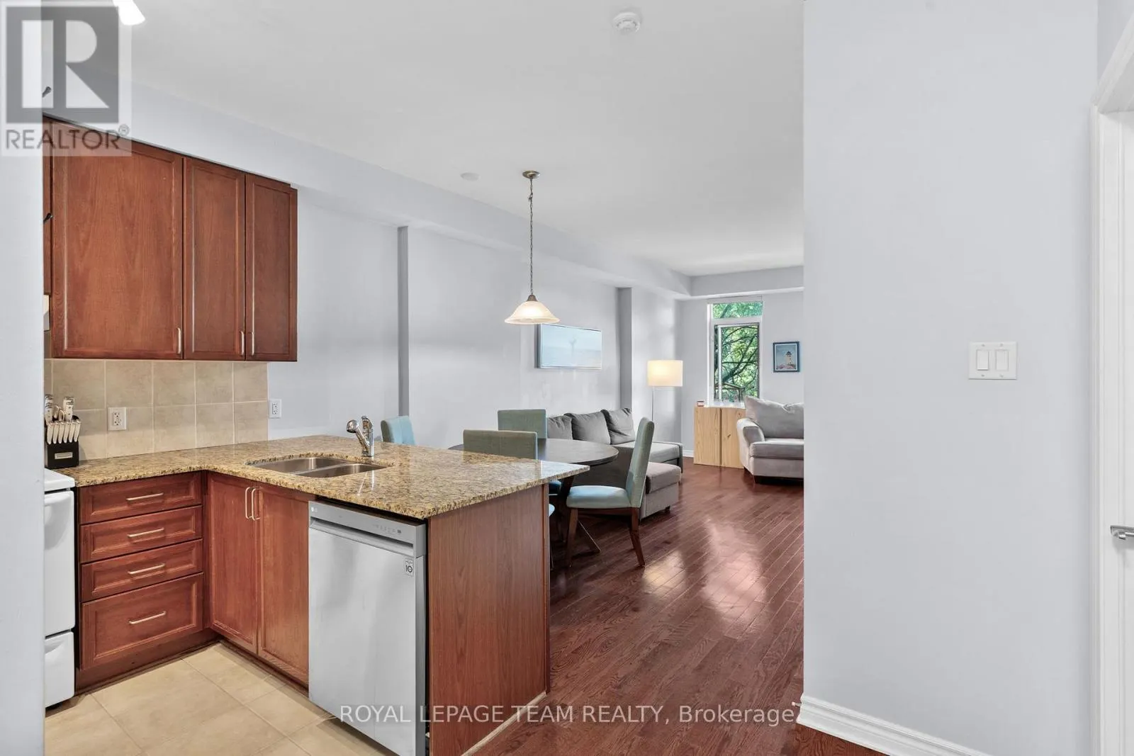 217 - 205 BOLTON STREET