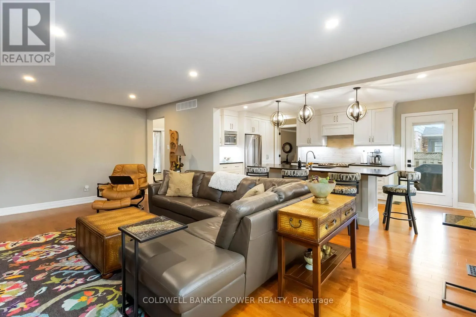 15 MONTE VISTA CRESCENT