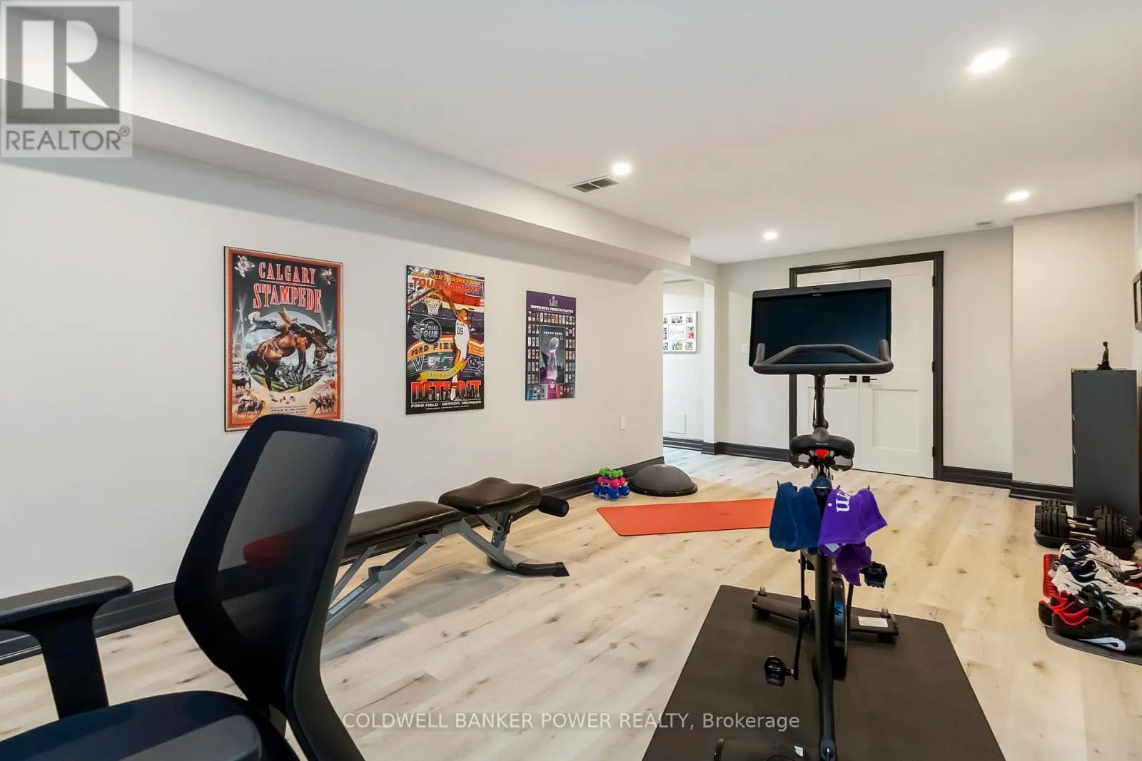 15 MONTE VISTA CRESCENT