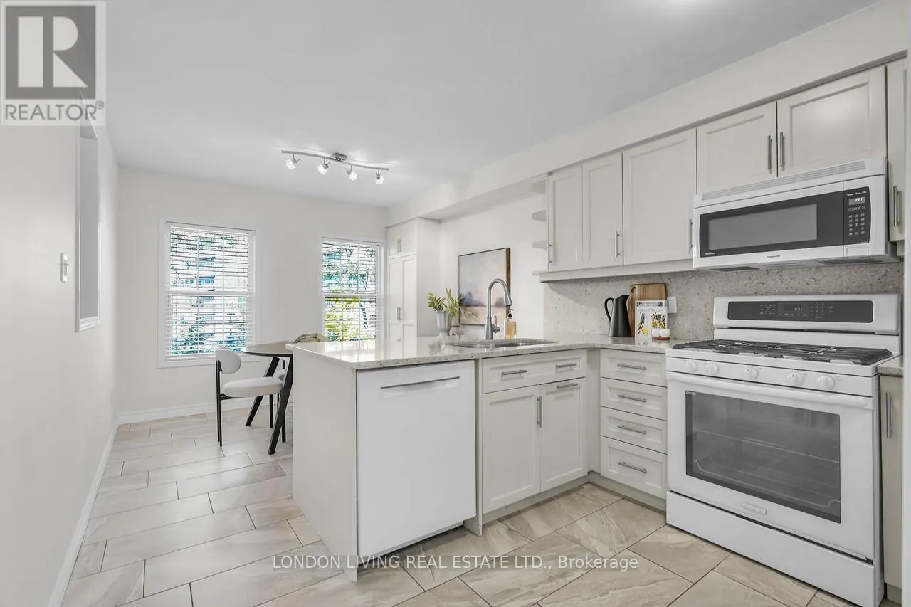 21 - 30 GRAND AVENUE, #21