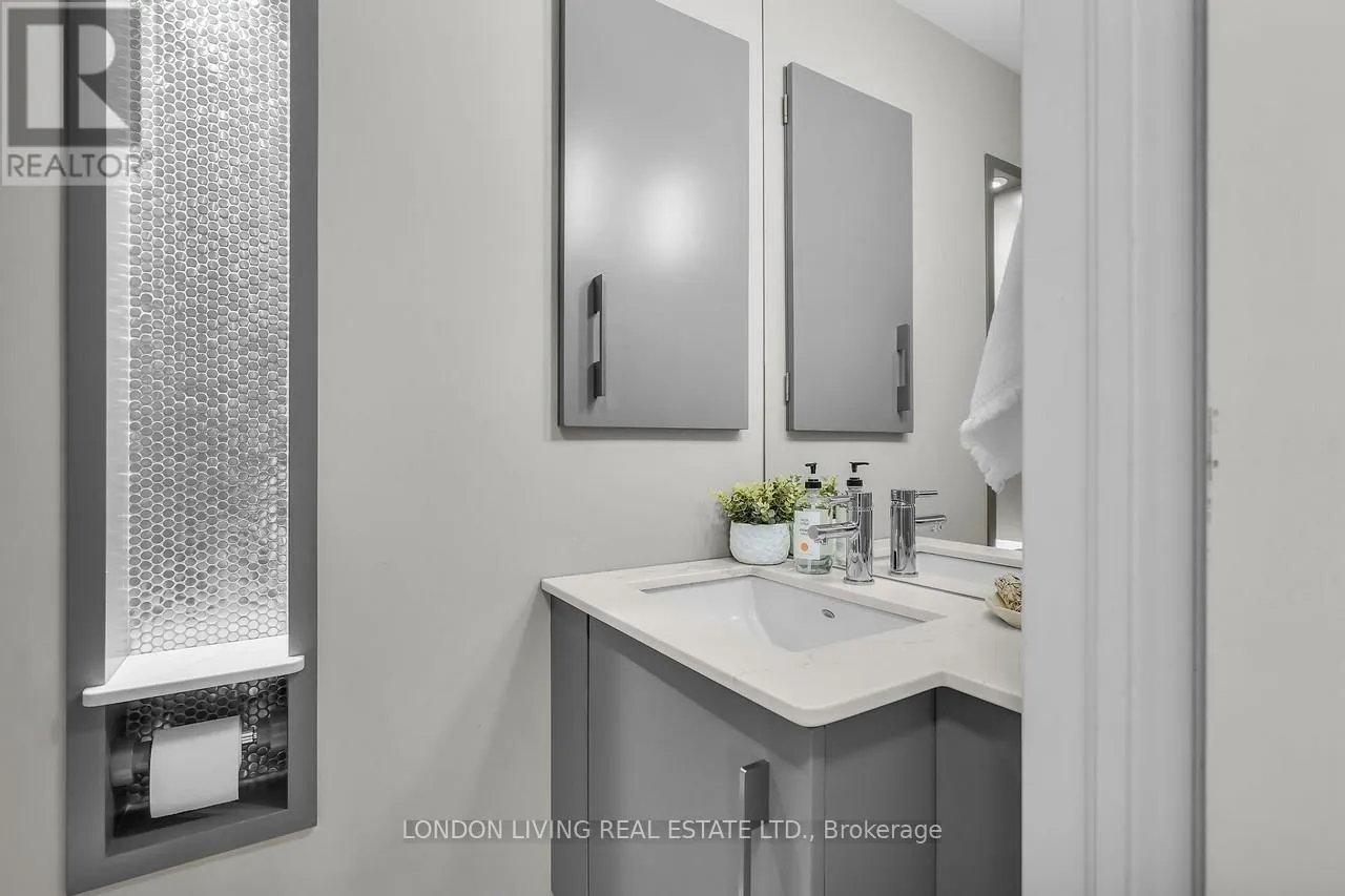 21 - 30 GRAND AVENUE, #21