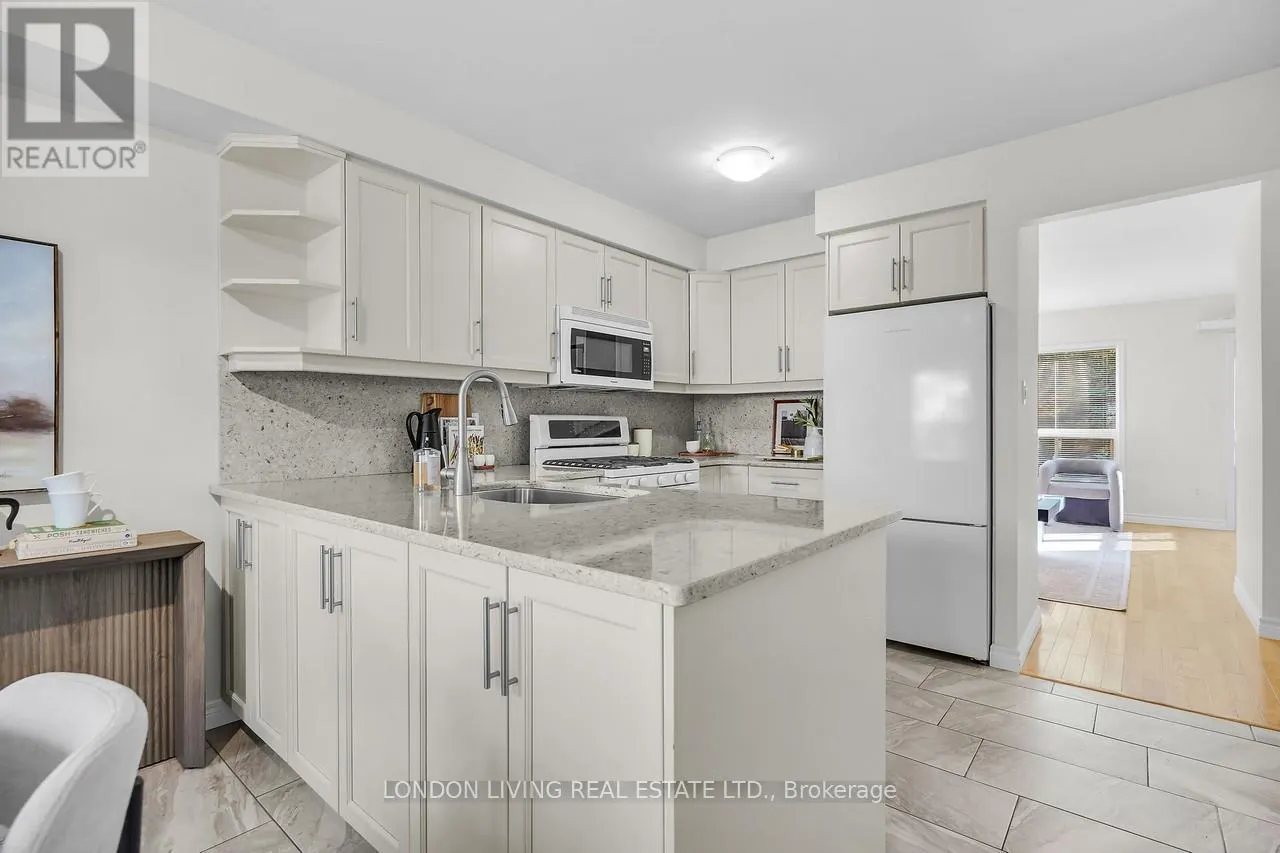 21 - 30 GRAND AVENUE, #21