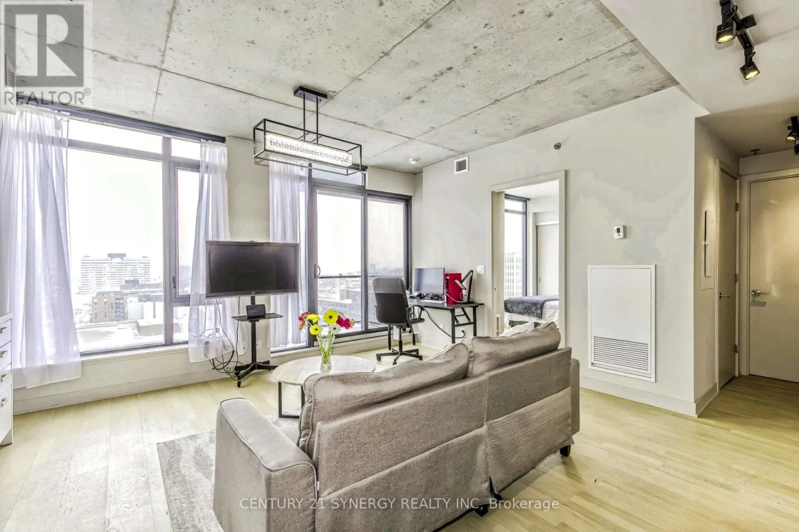 1209 - 203 CATHERINE STREET