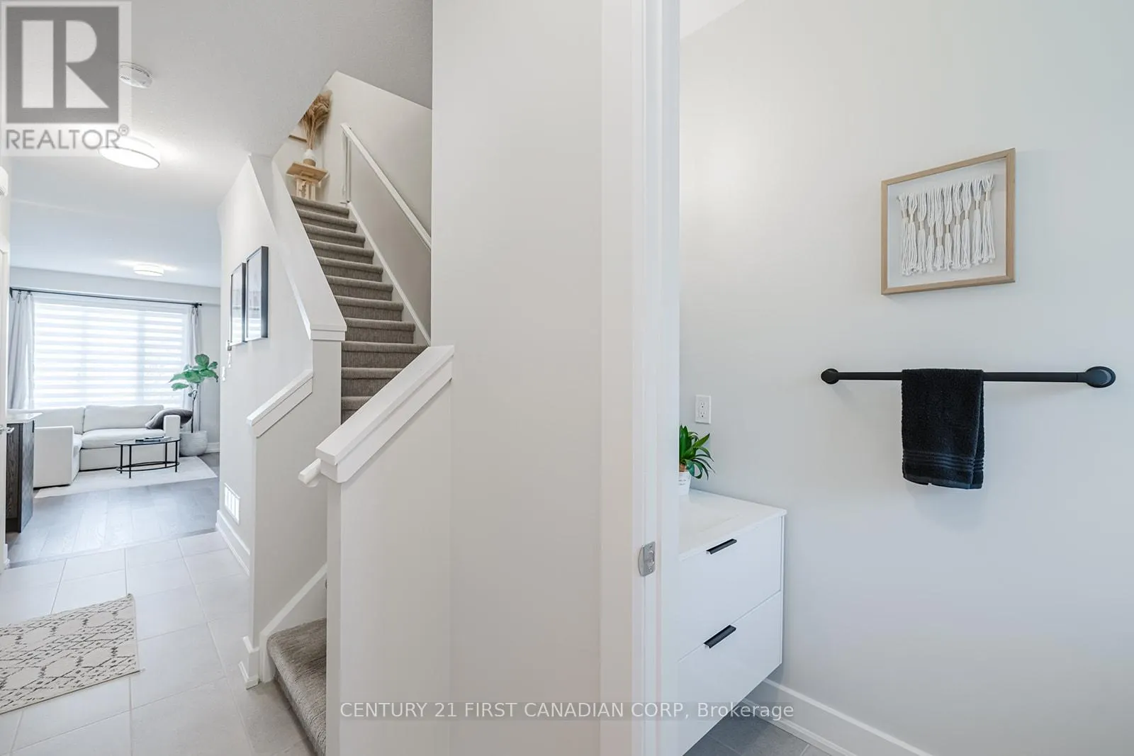 9 - 601 LIONS PARK DRIVE, #9