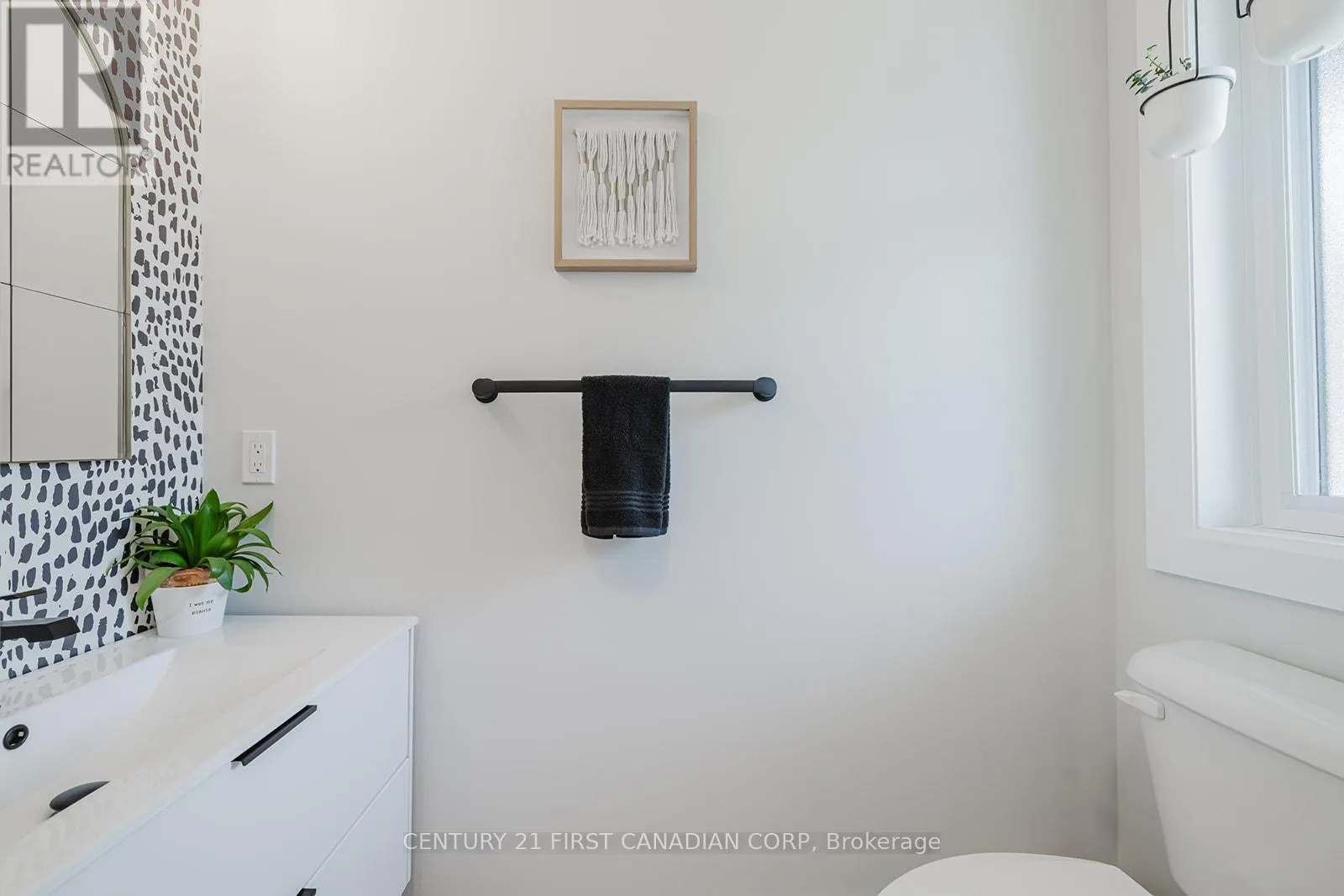 9 - 601 LIONS PARK DRIVE, #9