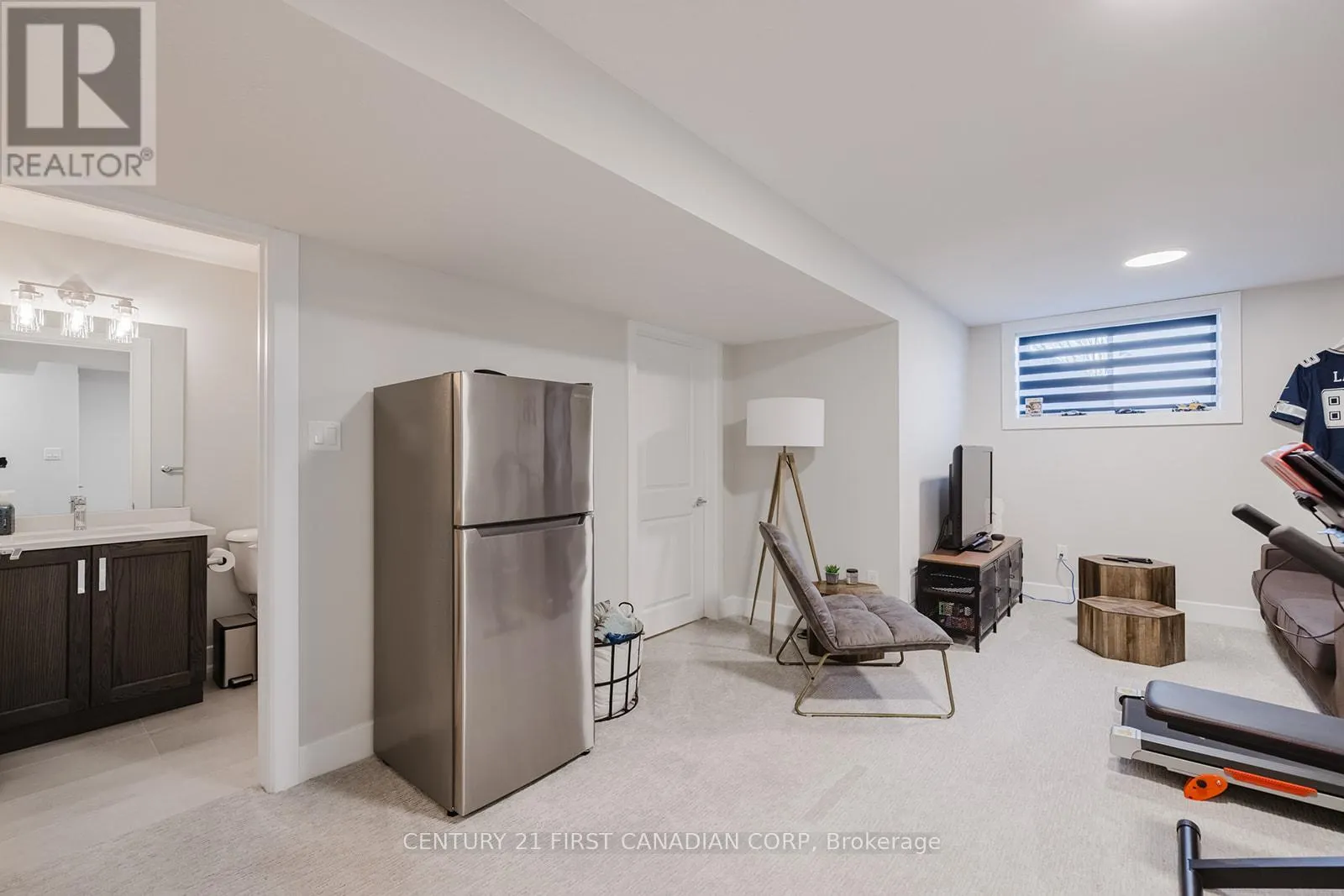 9 - 601 LIONS PARK DRIVE, #9