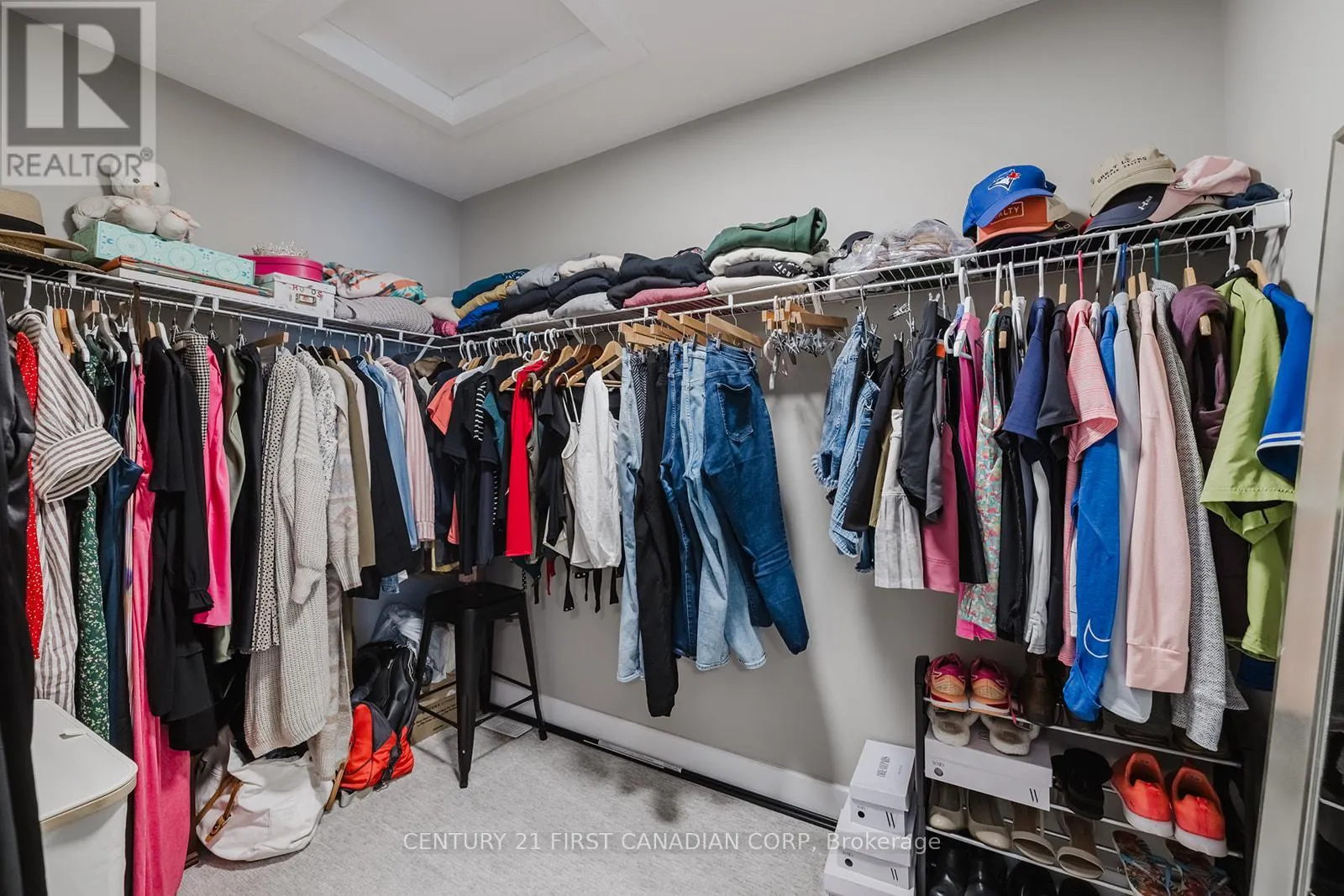 9 - 601 LIONS PARK DRIVE, #9