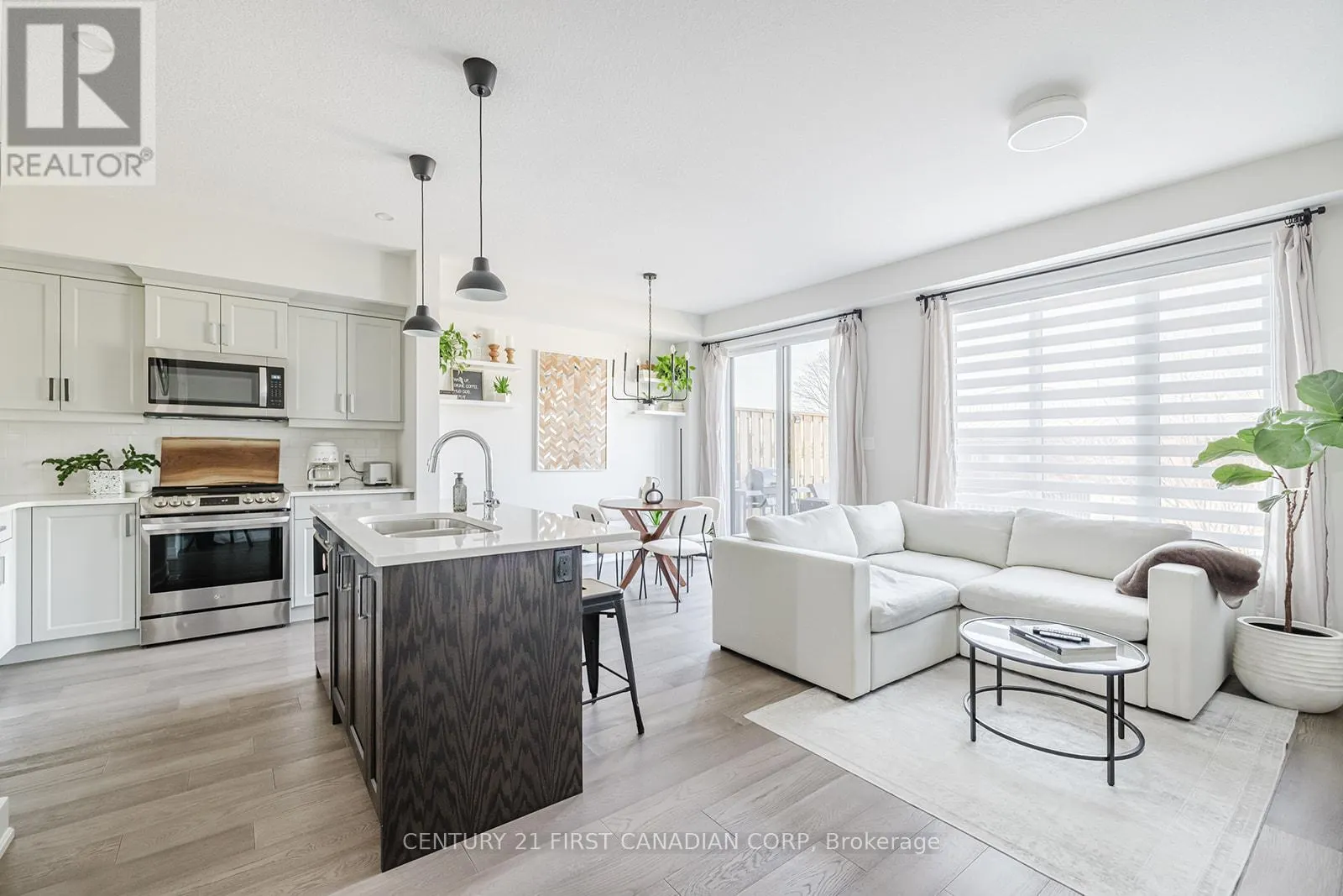 9 - 601 LIONS PARK DRIVE, #9