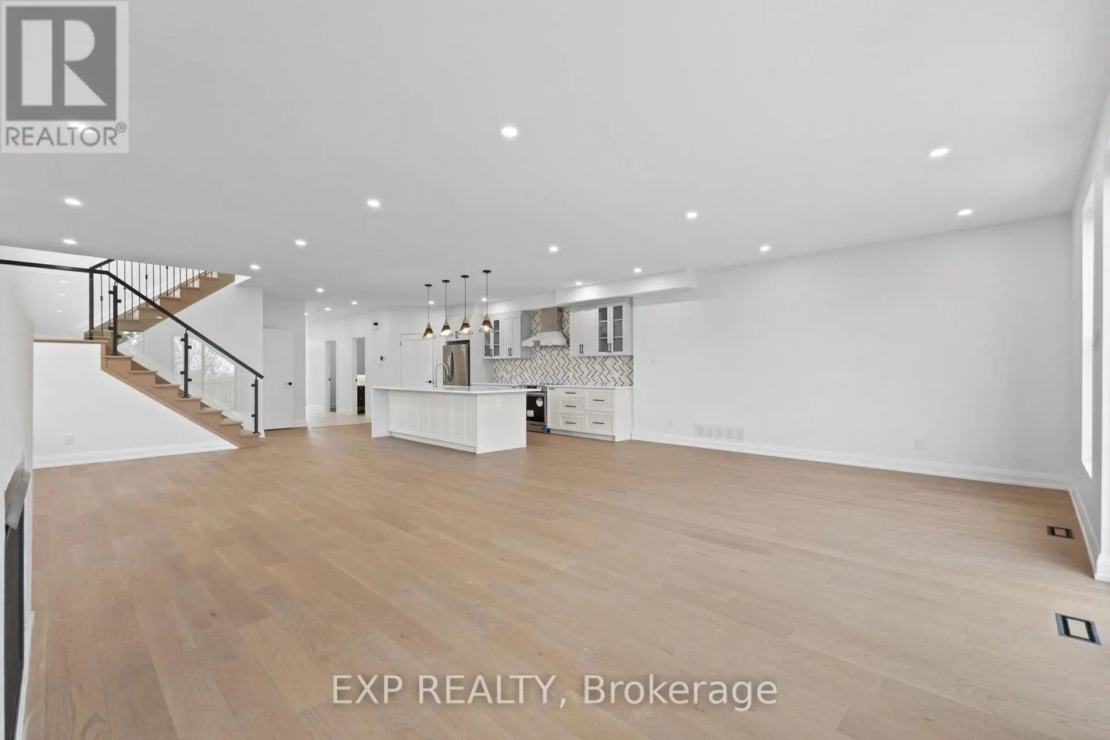 6819 NOTRE DAME STREET