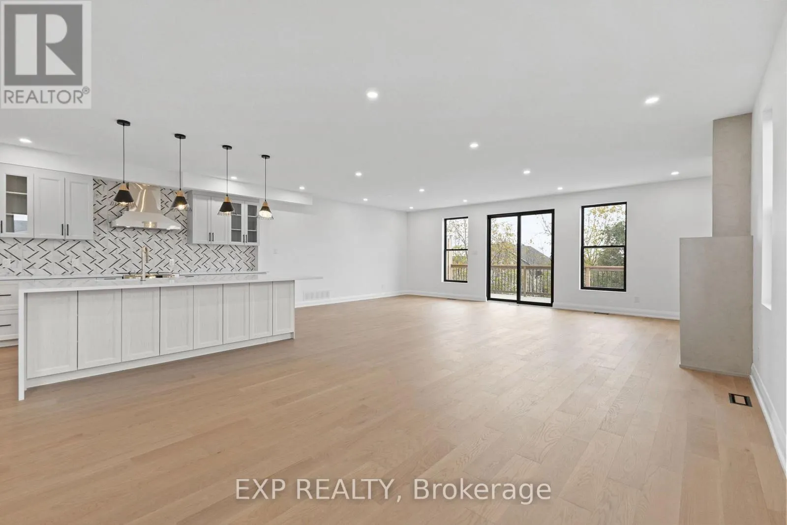 6819 NOTRE DAME STREET