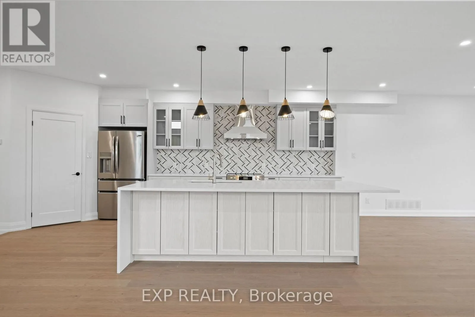 6819 NOTRE DAME STREET