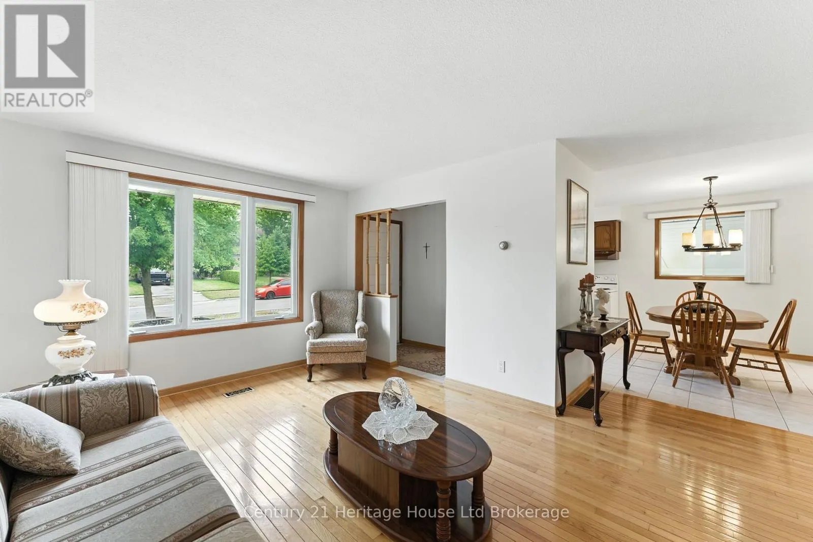 1043 CANFIELD CRESCENT