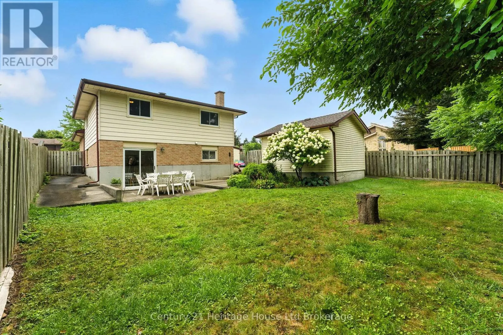 1043 CANFIELD CRESCENT