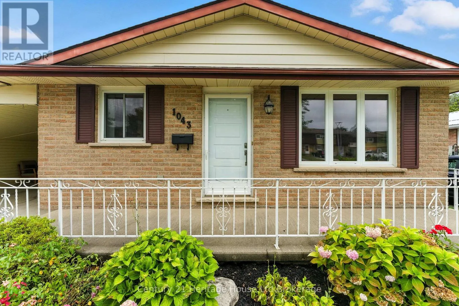 1043 CANFIELD CRESCENT