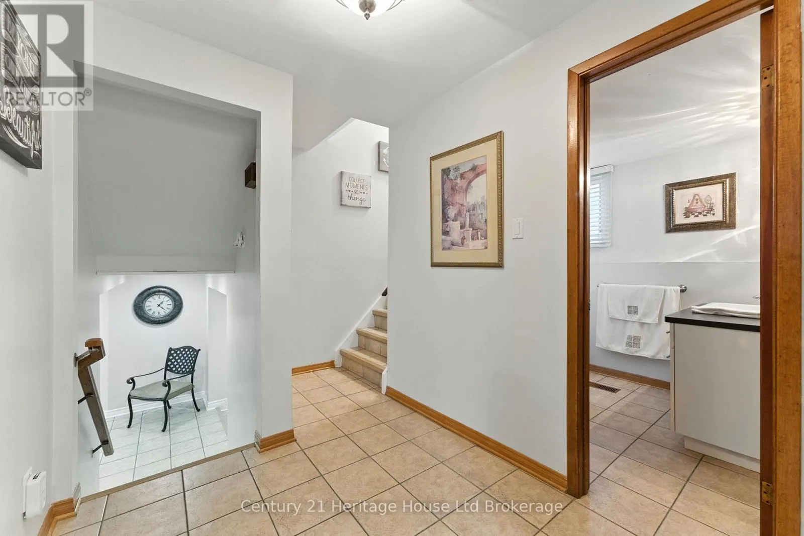 1043 CANFIELD CRESCENT