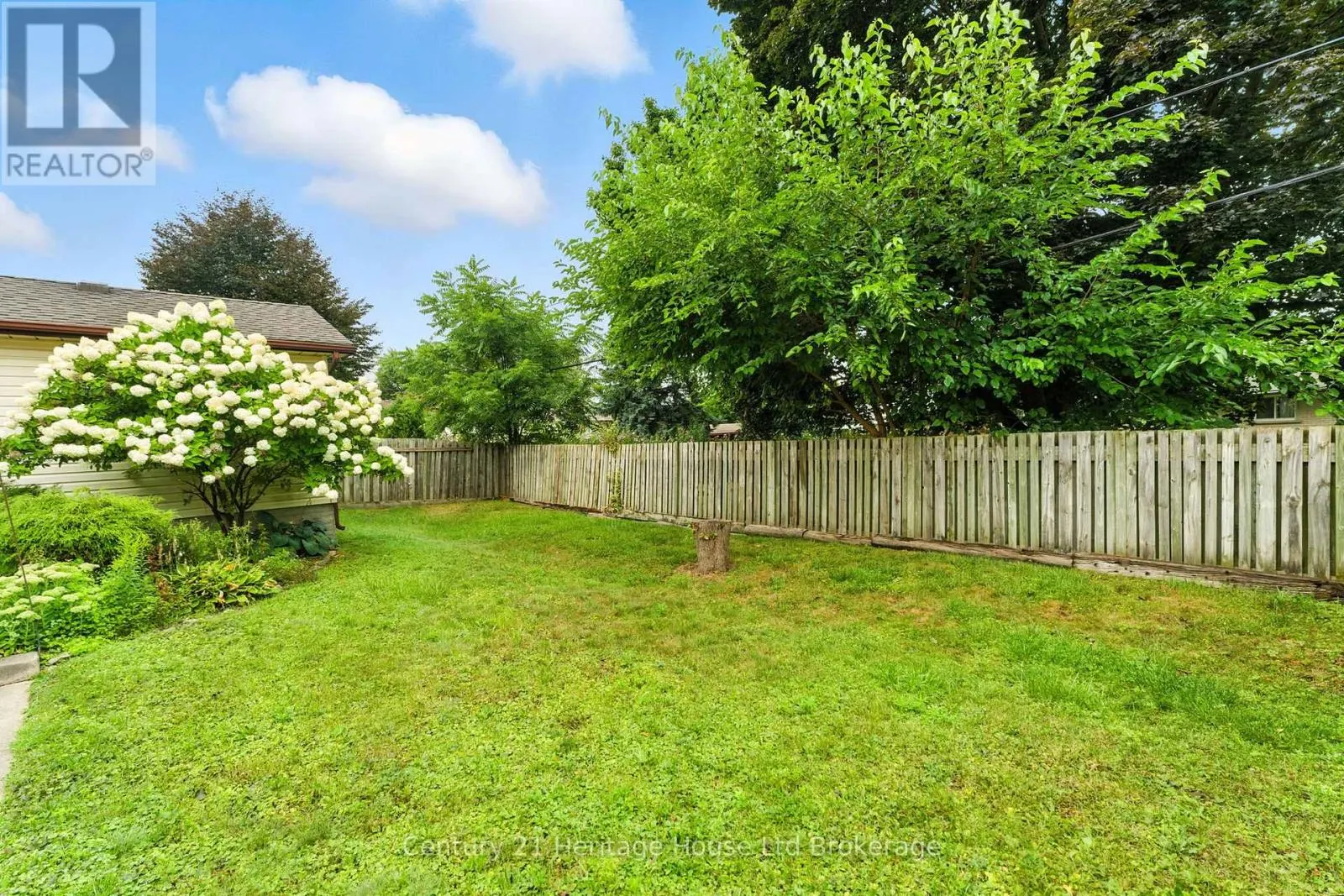 1043 CANFIELD CRESCENT