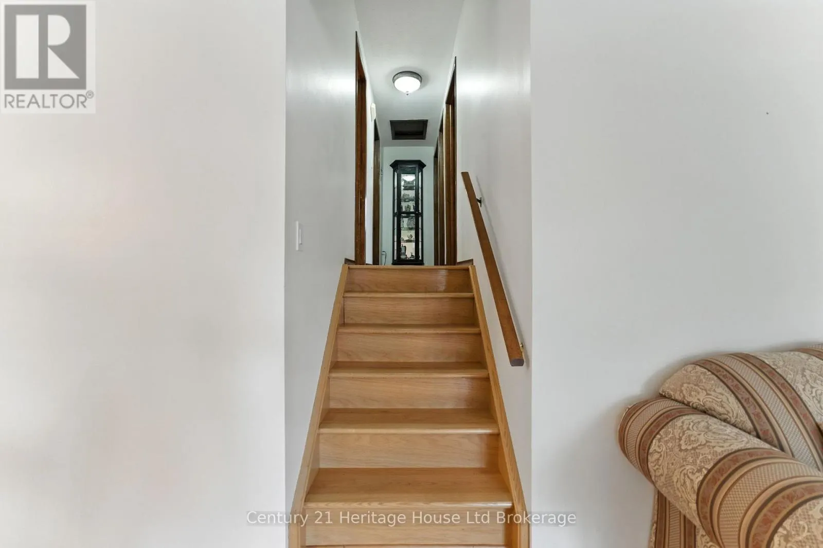 1043 CANFIELD CRESCENT