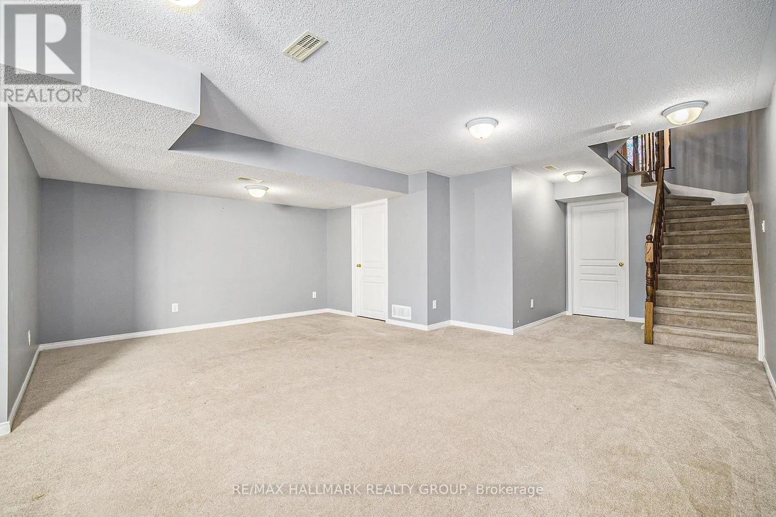 1487 CARRONBRIDGE CIRCLE