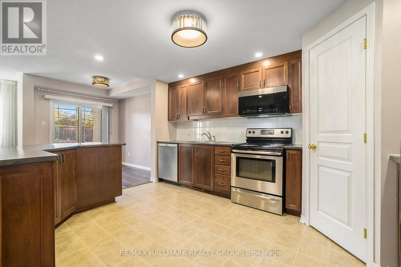 1487 CARRONBRIDGE CIRCLE