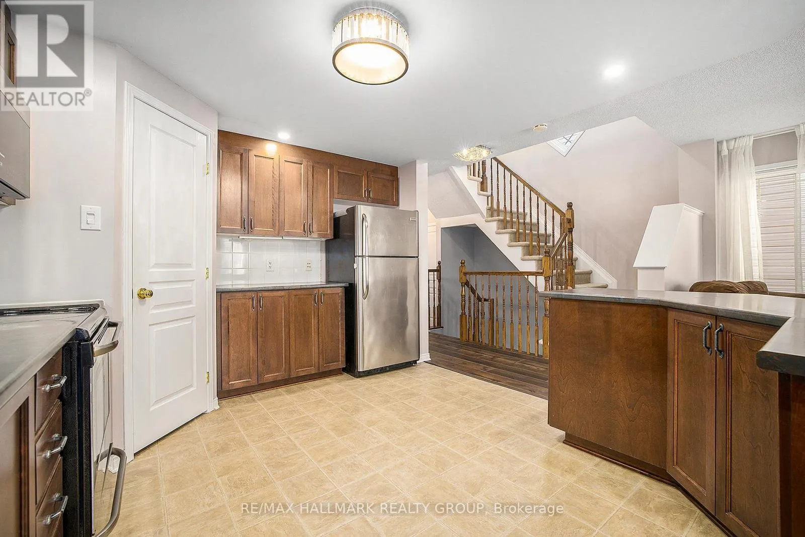 1487 CARRONBRIDGE CIRCLE