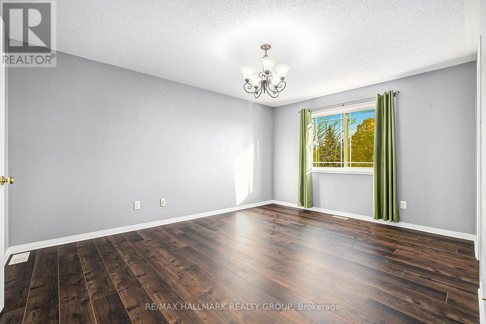 1487 CARRONBRIDGE CIRCLE