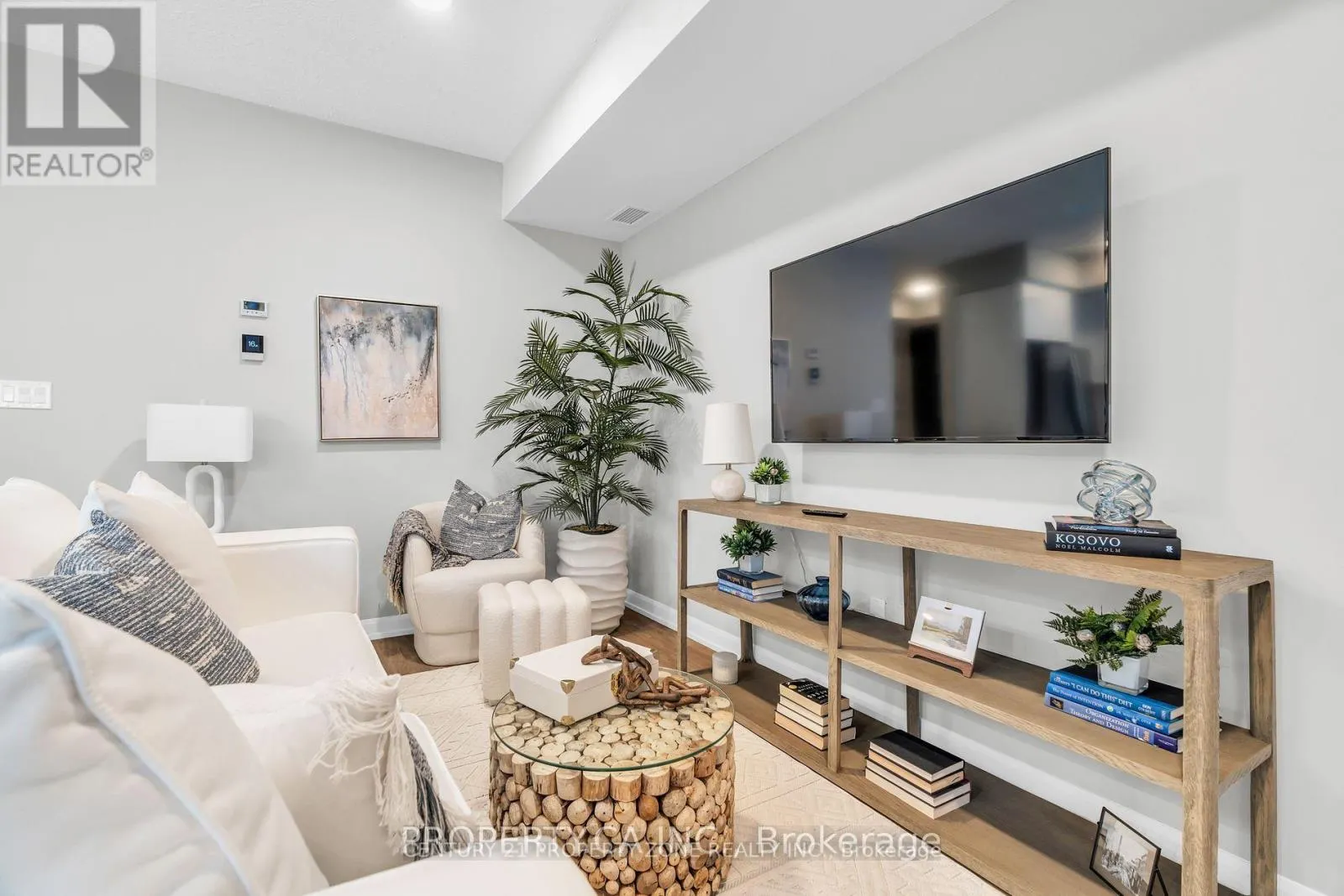 101 - 708 WOOLWICH STREET