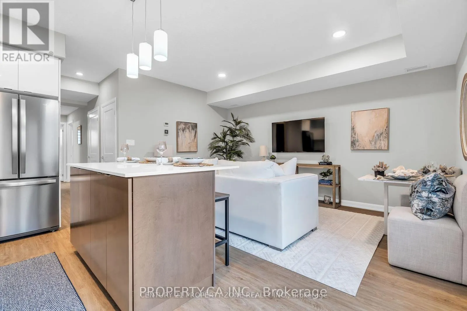 101 - 708 WOOLWICH STREET