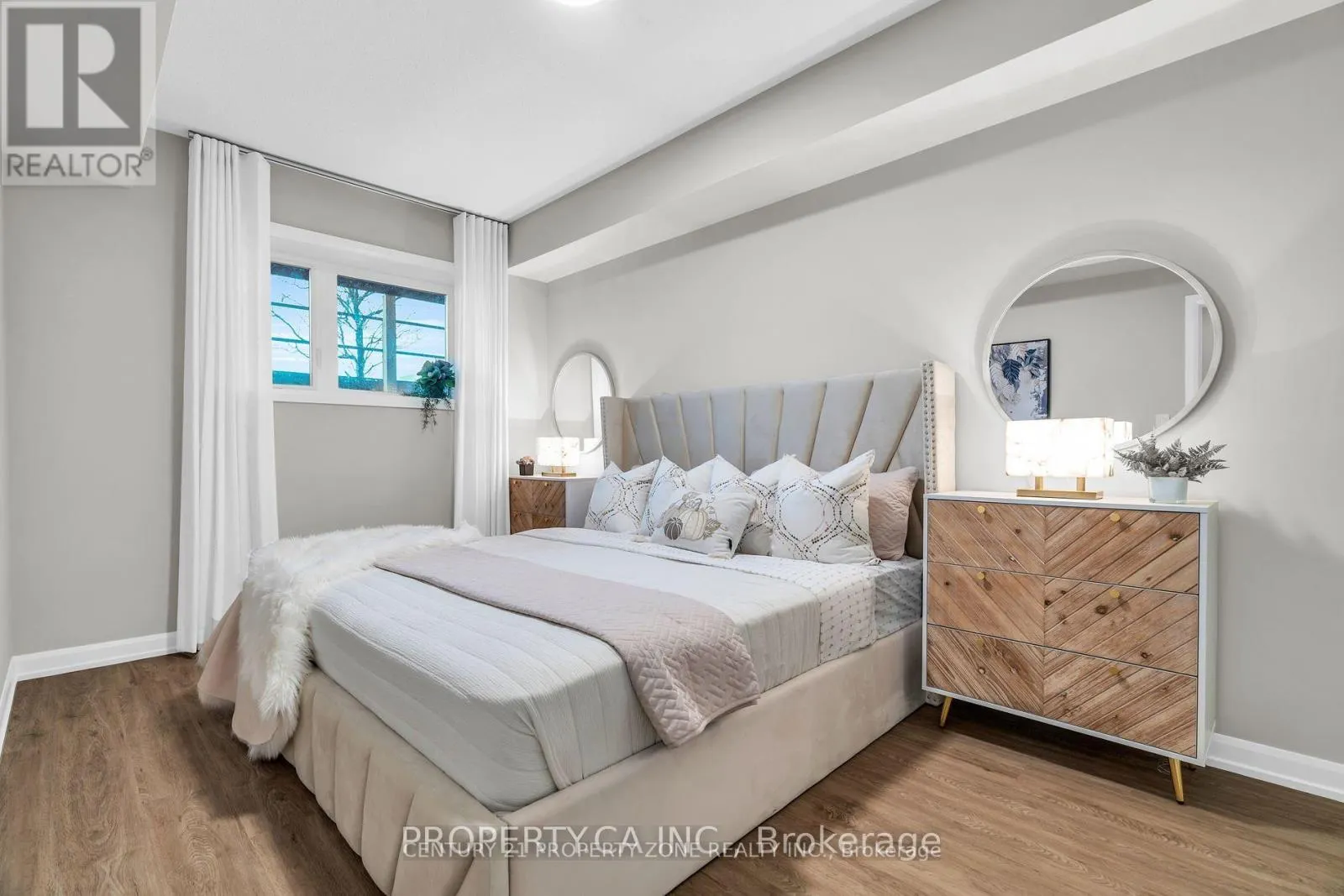 101 - 708 WOOLWICH STREET