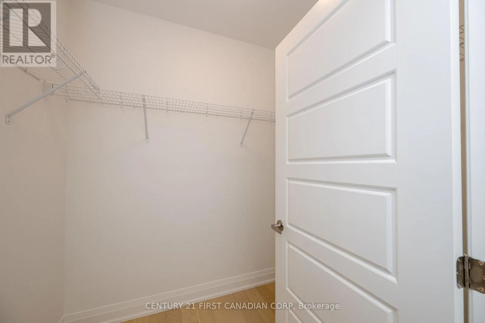 402 - 1560 UPPER WEST AVENUE, #402