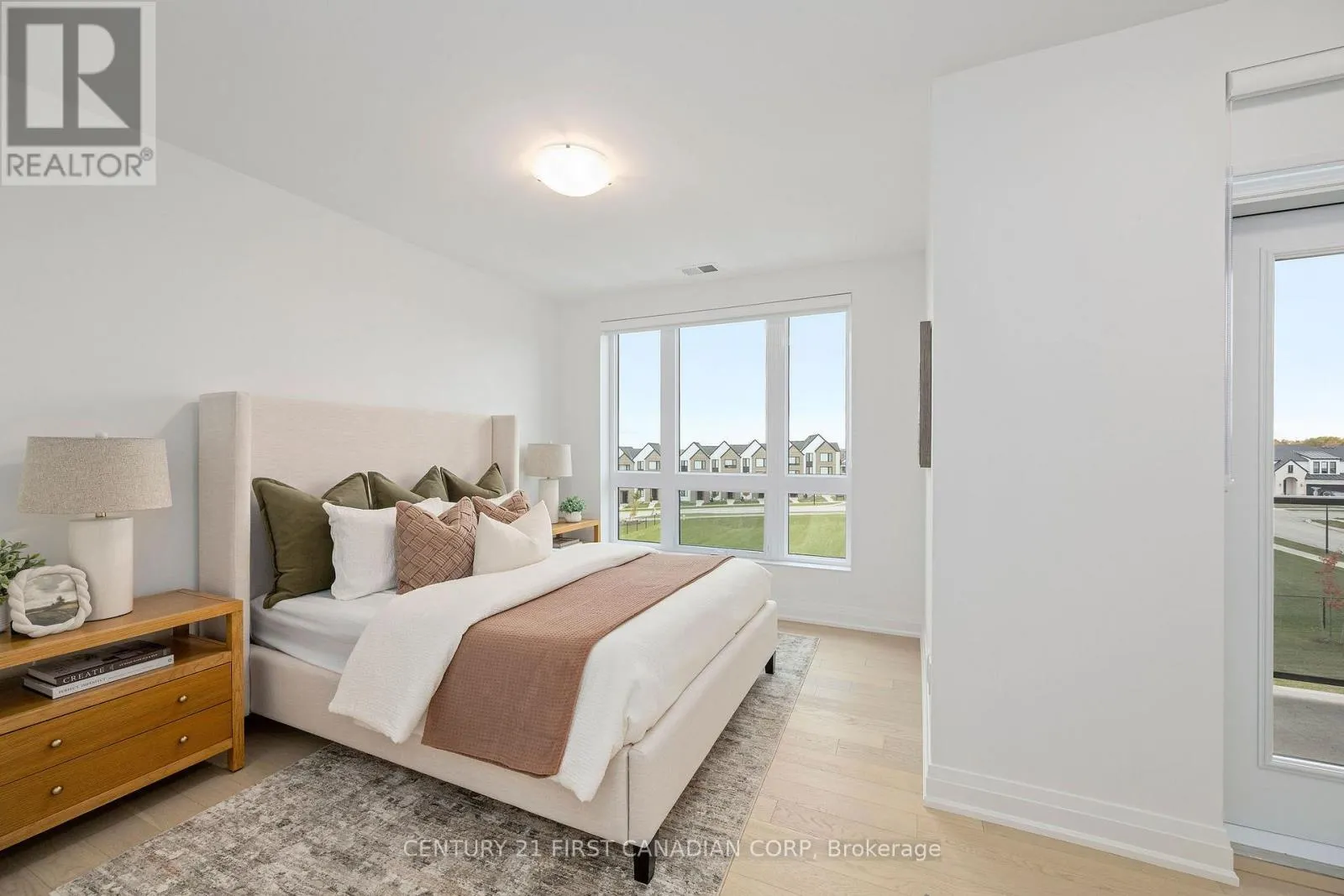 402 - 1560 UPPER WEST AVENUE, #402