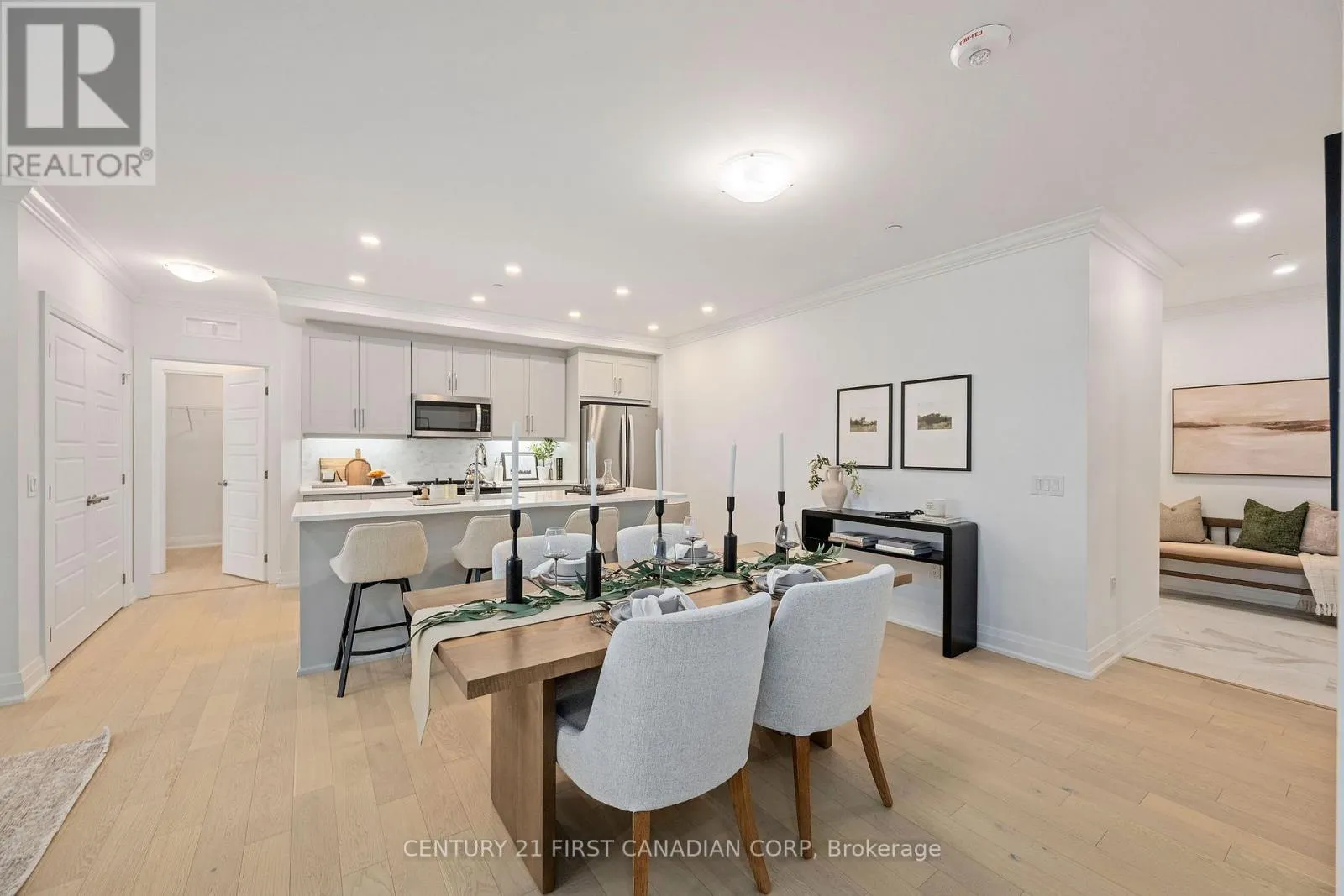 402 - 1560 UPPER WEST AVENUE, #402