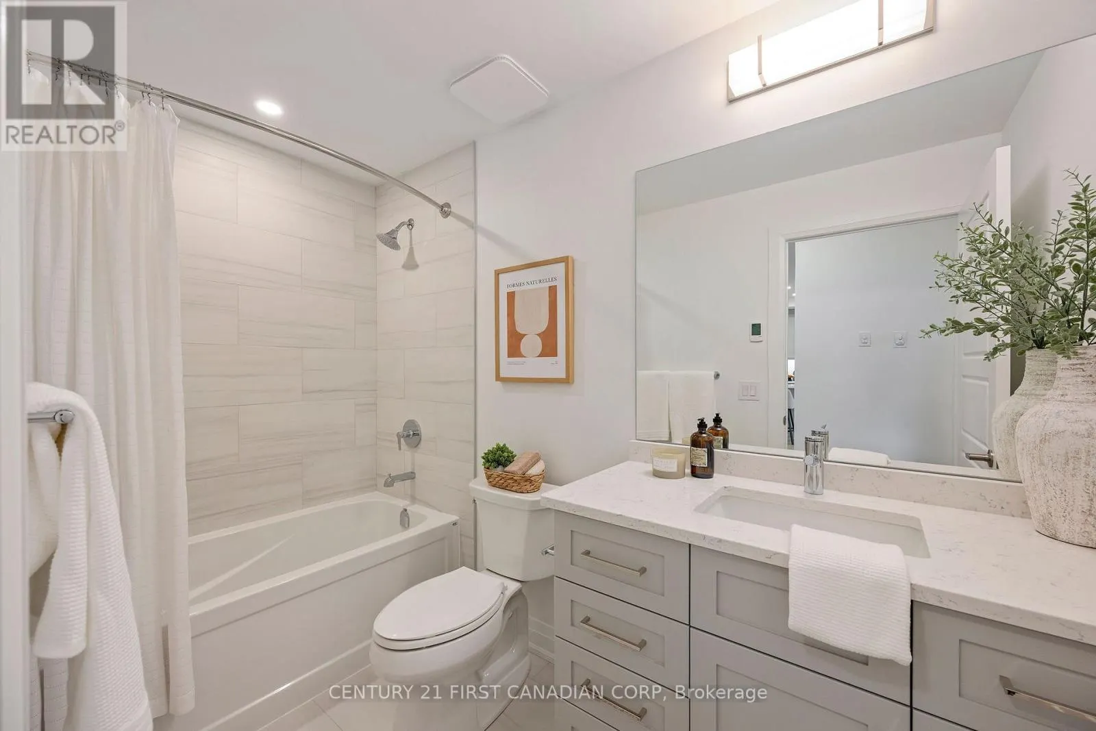 402 - 1560 UPPER WEST AVENUE, #402