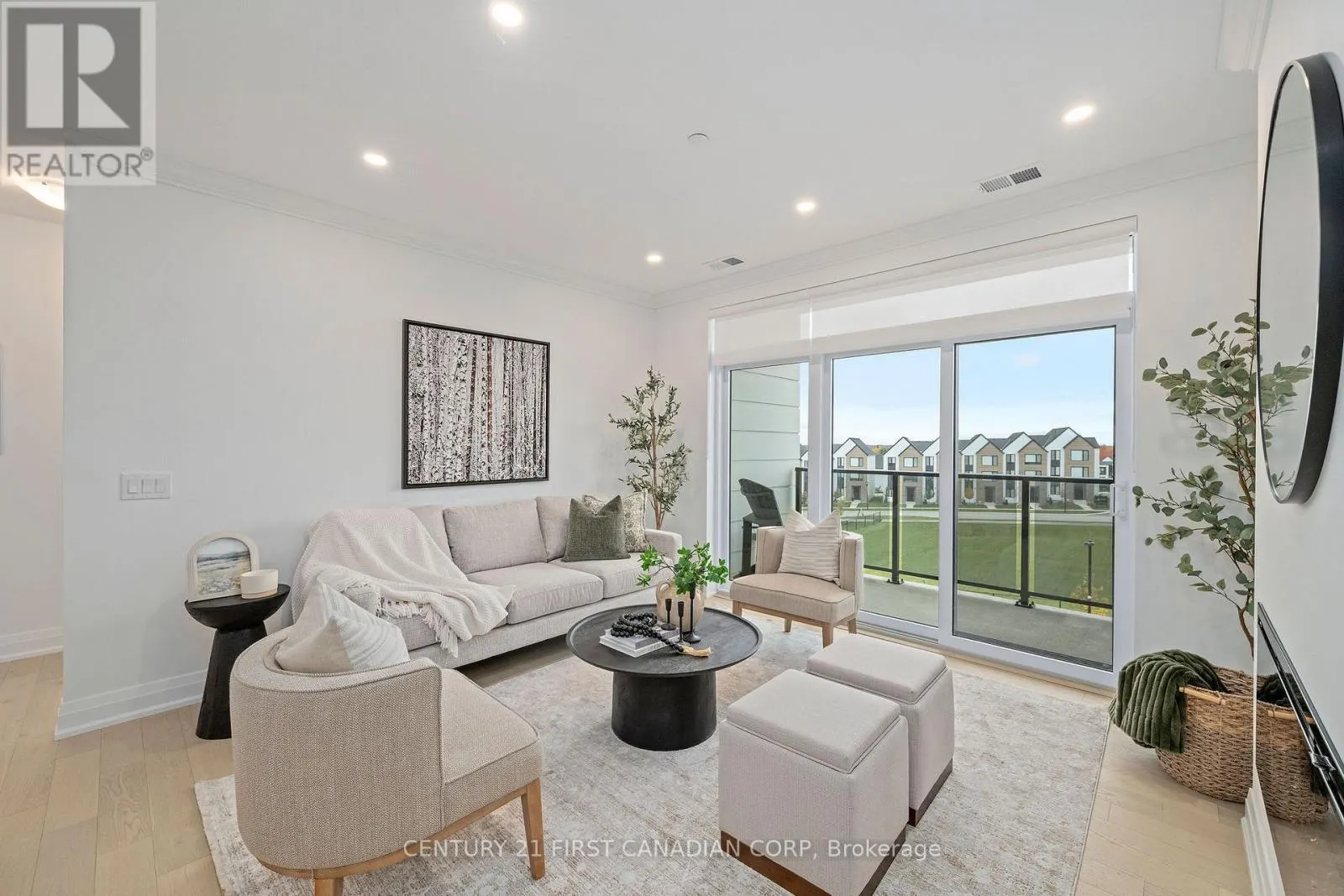 402 - 1560 UPPER WEST AVENUE, #402