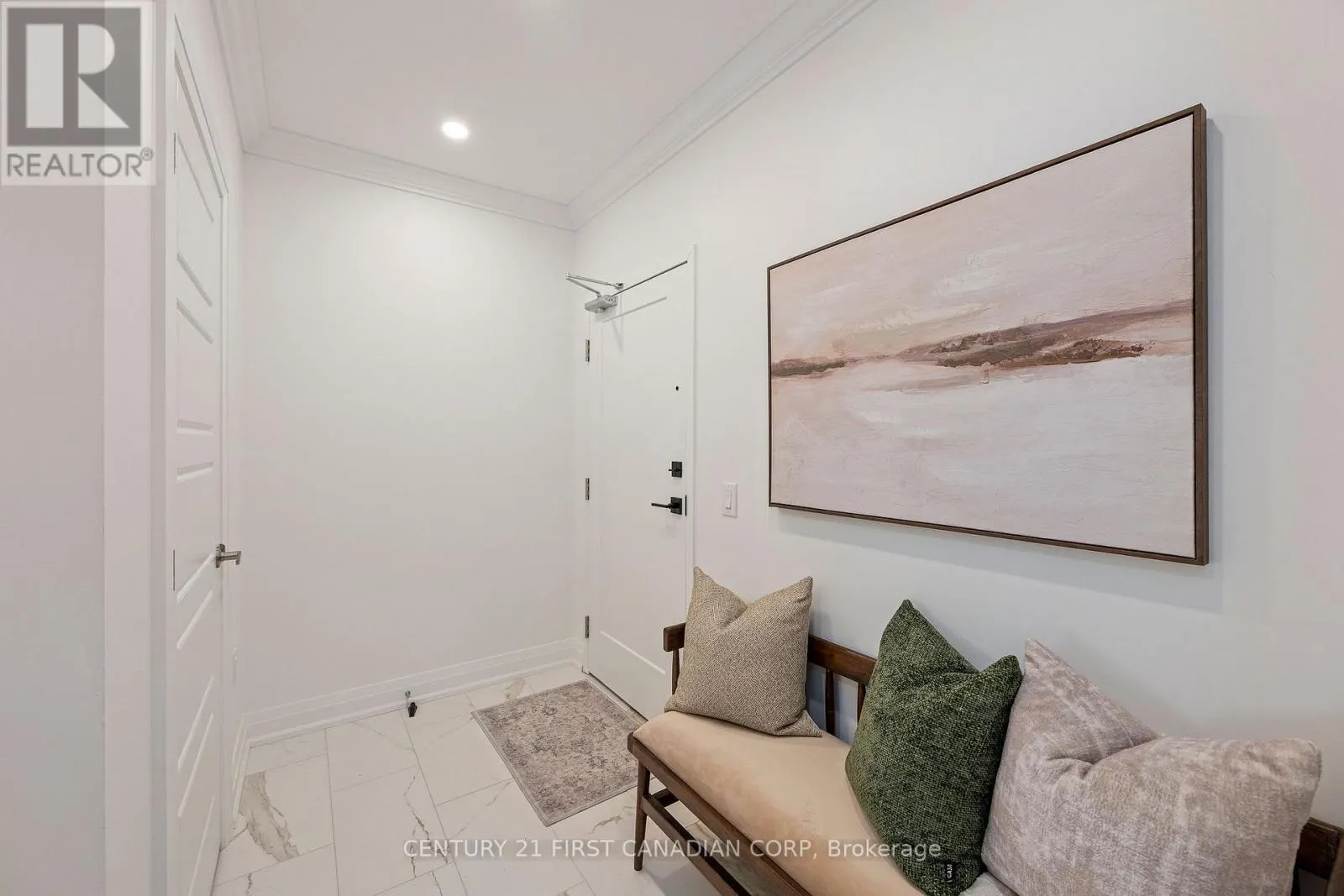 402 - 1560 UPPER WEST AVENUE, #402