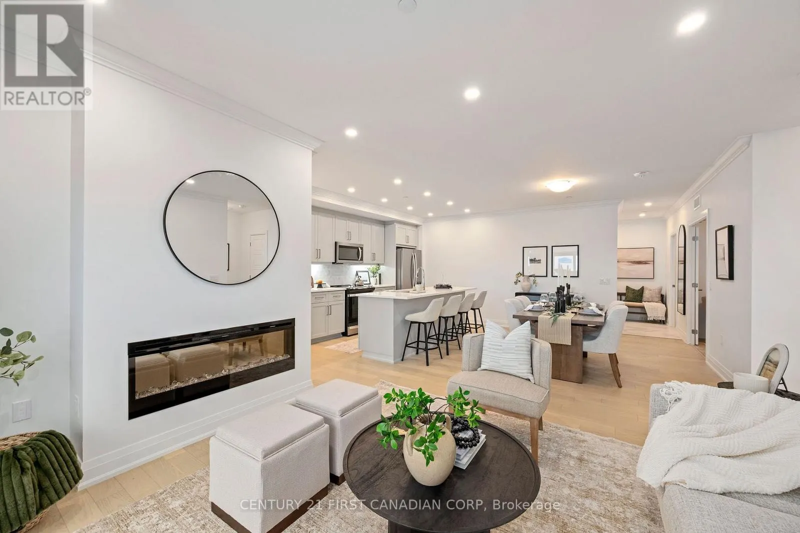 402 - 1560 UPPER WEST AVENUE, #402