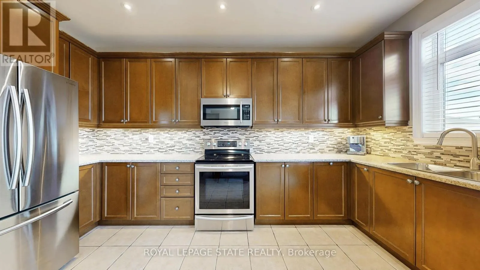 50 BANKFIELD CRESCENT