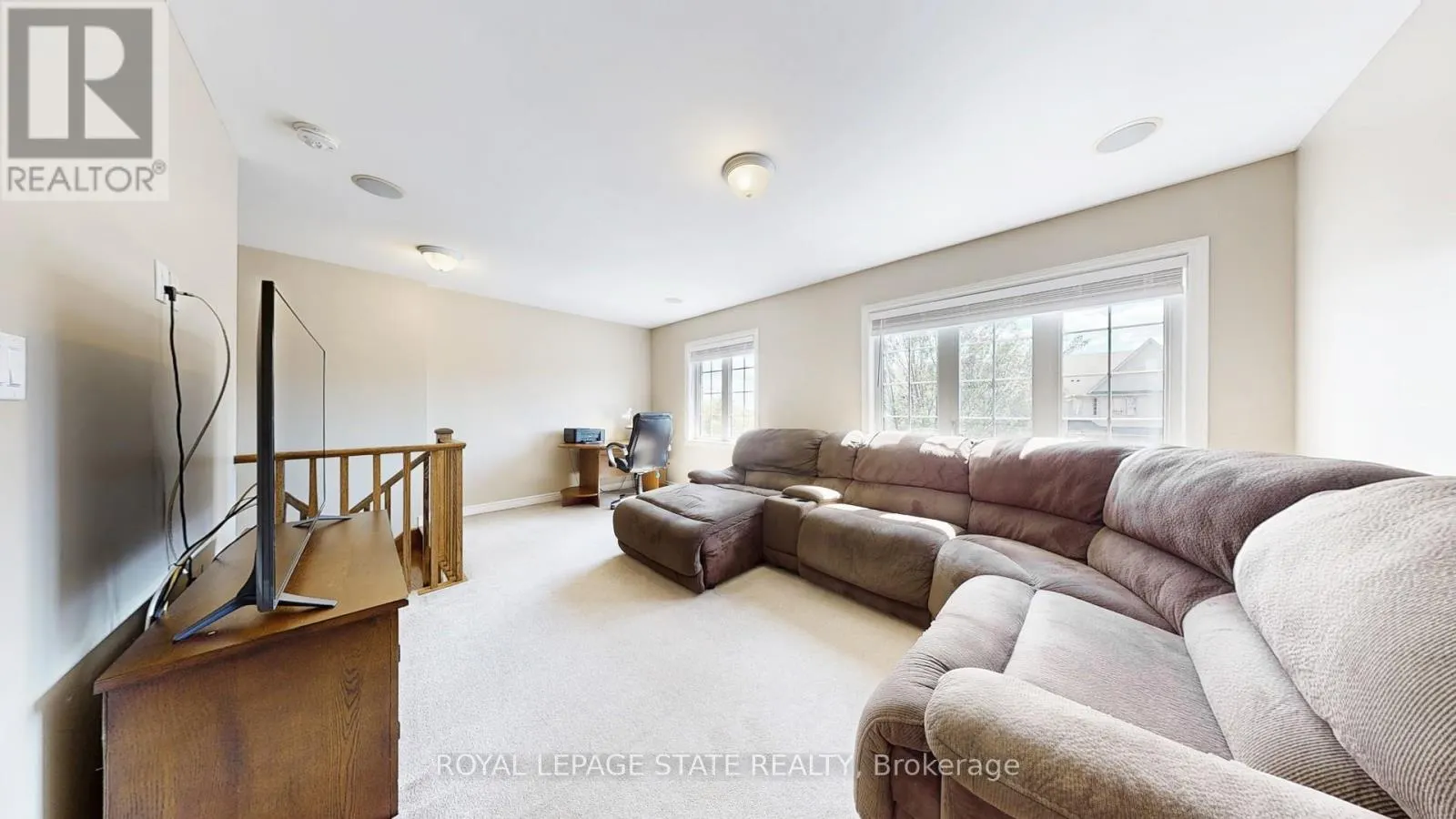 50 BANKFIELD CRESCENT