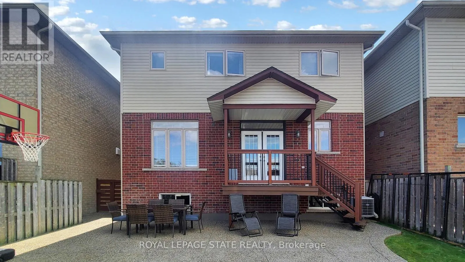 50 BANKFIELD CRESCENT