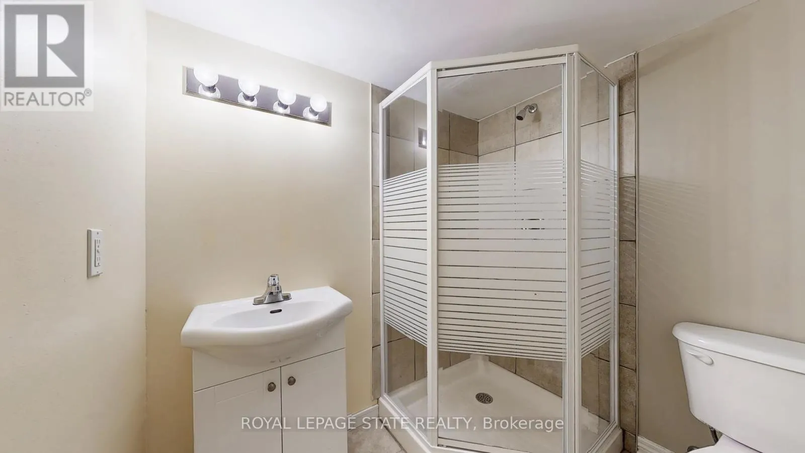 50 BANKFIELD CRESCENT