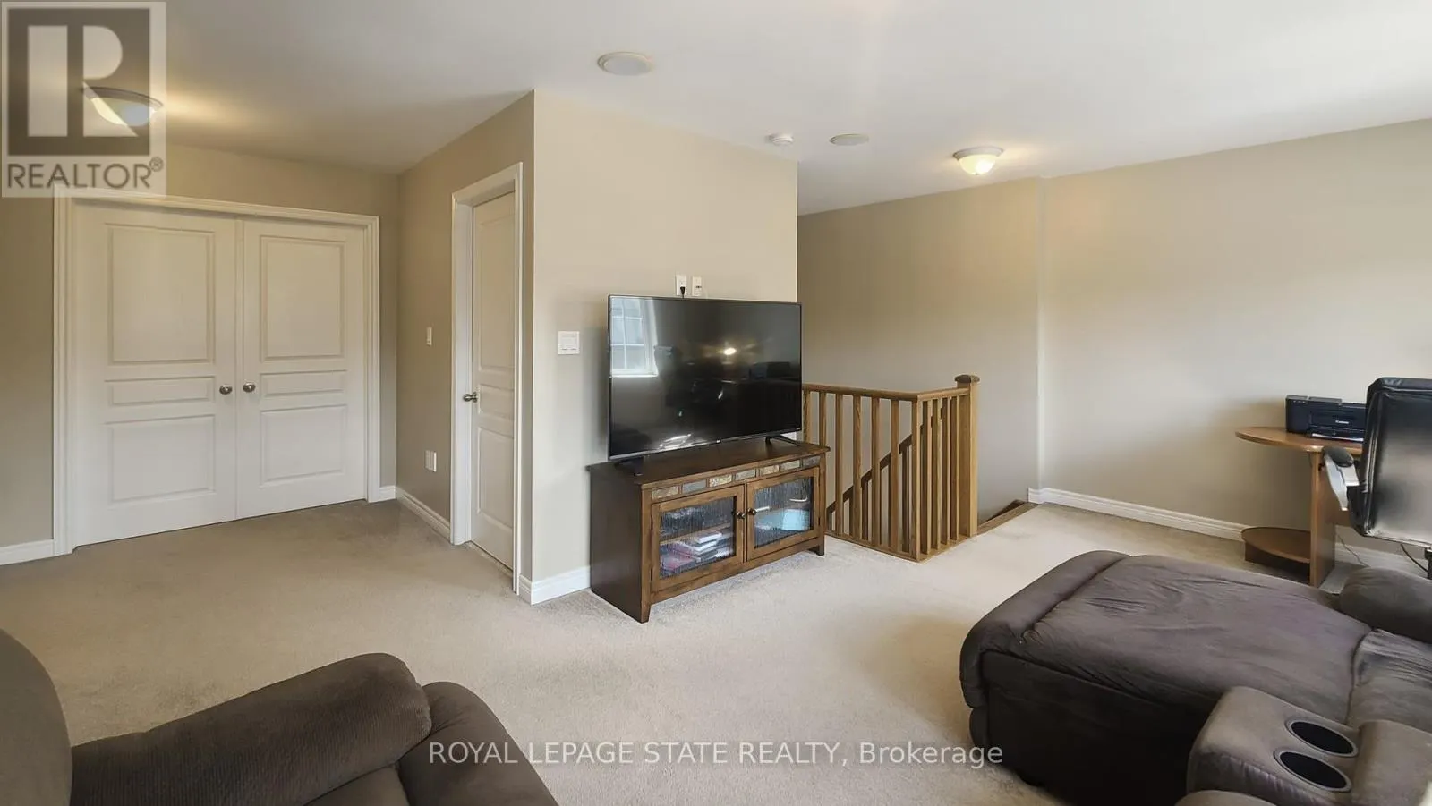 50 BANKFIELD CRESCENT