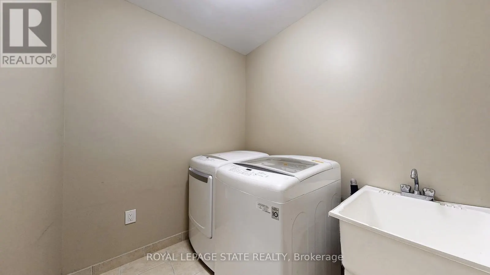 50 BANKFIELD CRESCENT