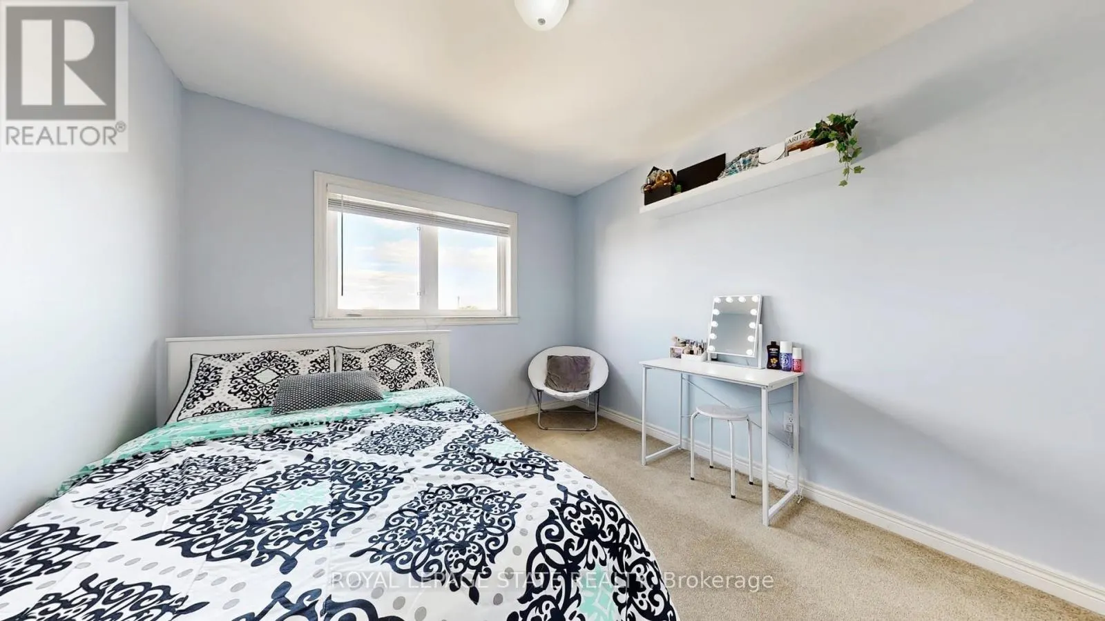 50 BANKFIELD CRESCENT