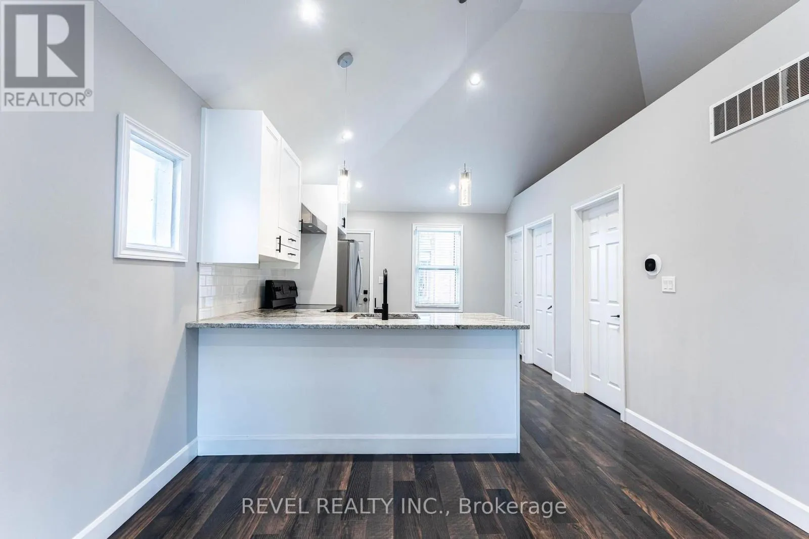 222 KENSINGTON AVENUE N